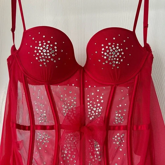 Victoria’s Secret Teddy - Red - Picture 1 of 5
